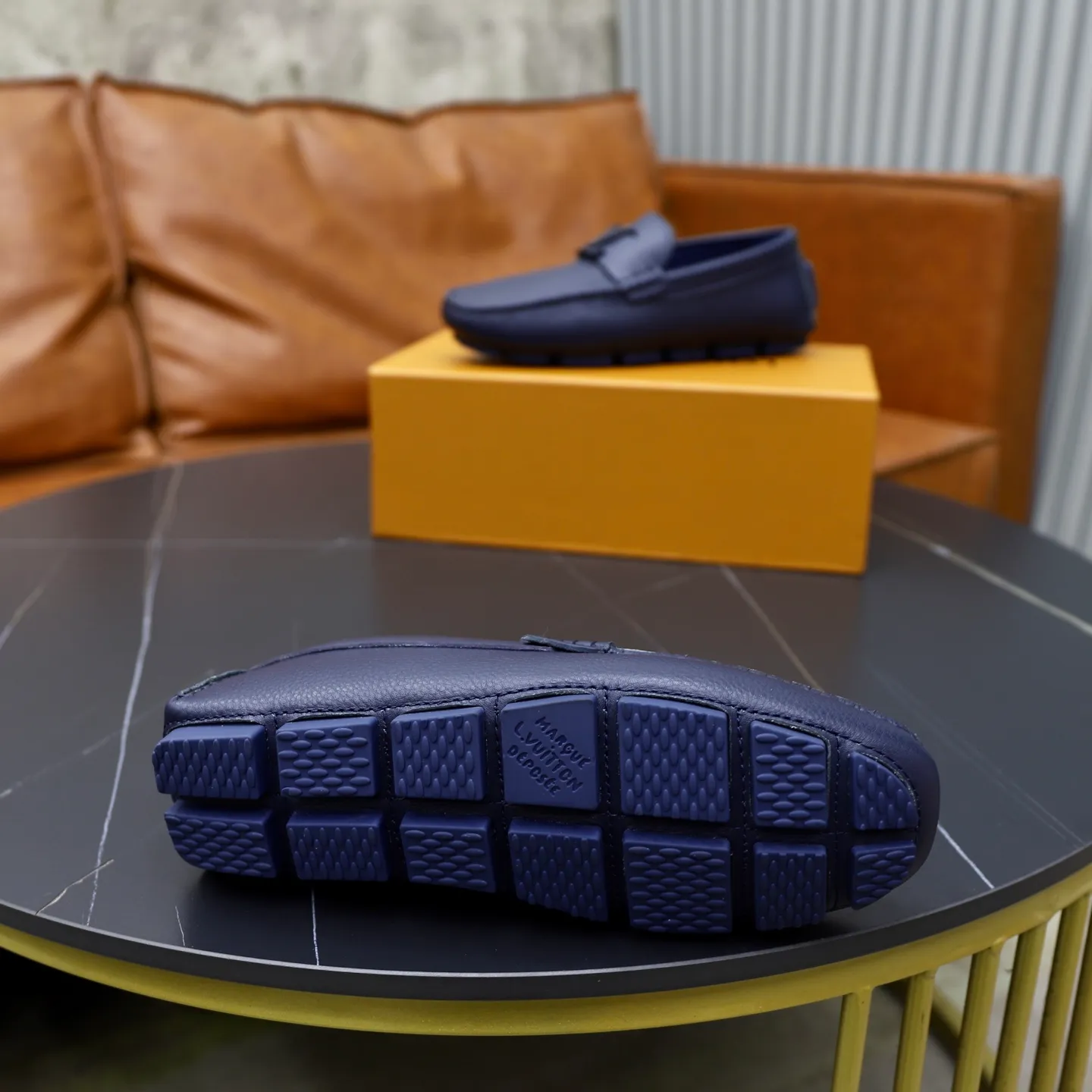 Ex-factory price: 480💰【LV】Louis Vuitton ⚠️High-end men’s driving and pedal series ⚠️38-44 (customized for 45) ⚠️All original cowhide leather! Thick and soft! Made entirely of calfskin lining! Rubber sheet anti-slip beanie sole! Three-dimensional package technology! Fashionable and classic! Handicrafts! Original high quality! Feel free to compare!